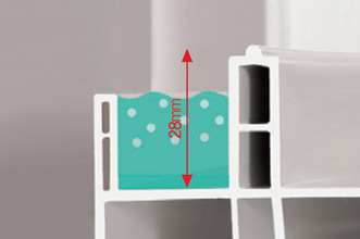 창틀 레일높이를 높여 (3mm↑) 실내 빗물 유입을 막아줍니다.